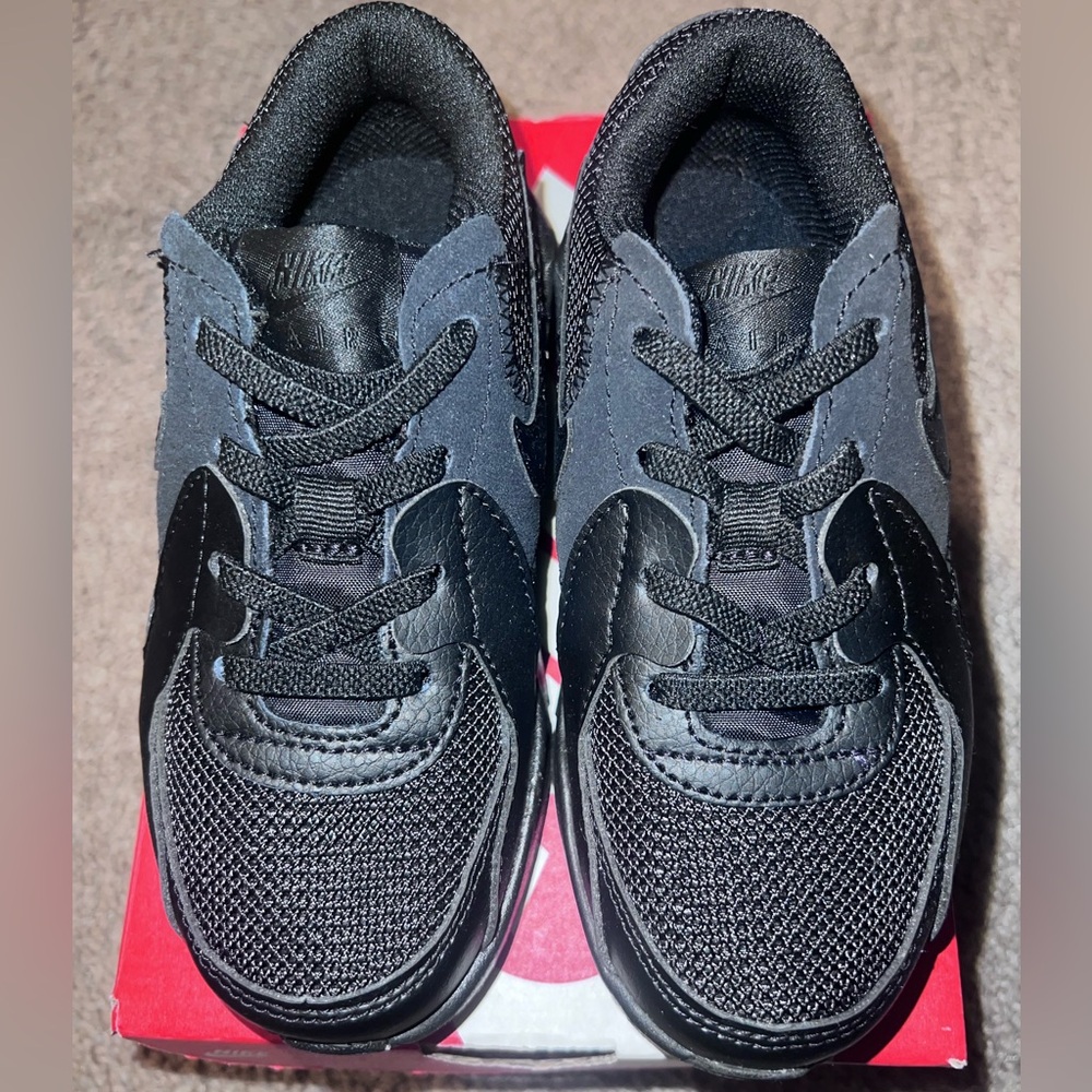 Nike Sneakers, NWT, Boys, Black, 11C